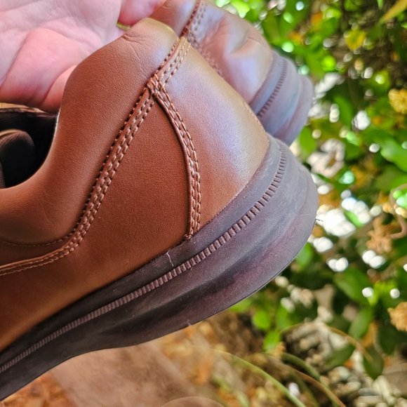 Hush Puppies "Gus" in FULL-GRAIN leather, VGUC, hard to find size - Picture 12 of 16